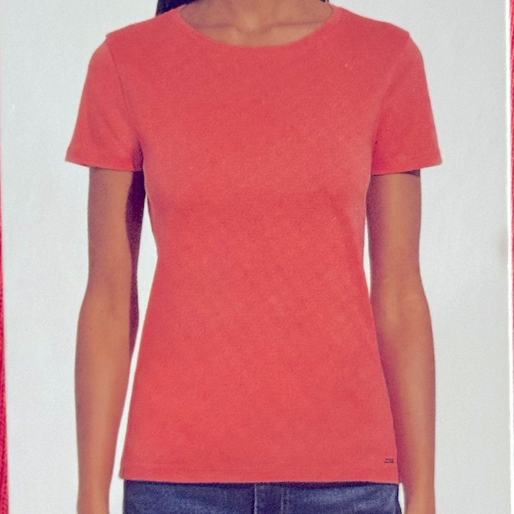 DKNY Fitted Short Sleeve T-Shirt (NWT)